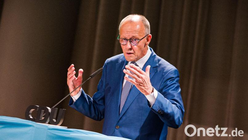„Deutschland muss ein Industrieland bleiben!“, forderte Bundeskanzler Friedrich Merz (CDU) auf einer Veranstaltung der CDU Niedersachsen in Langenhagen bei Hannover. Bild: Moritz Frankenberg/dpa