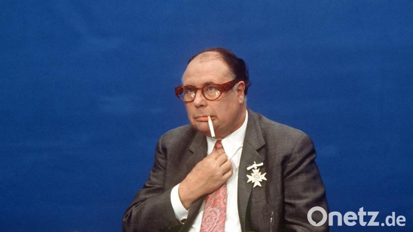 Heinz Erhardt war Schauspieler, Kabarettist, Schriftsteller, Komponist und Filmproduzent. (Archivbild) Bild: Dieter Klar/dpa