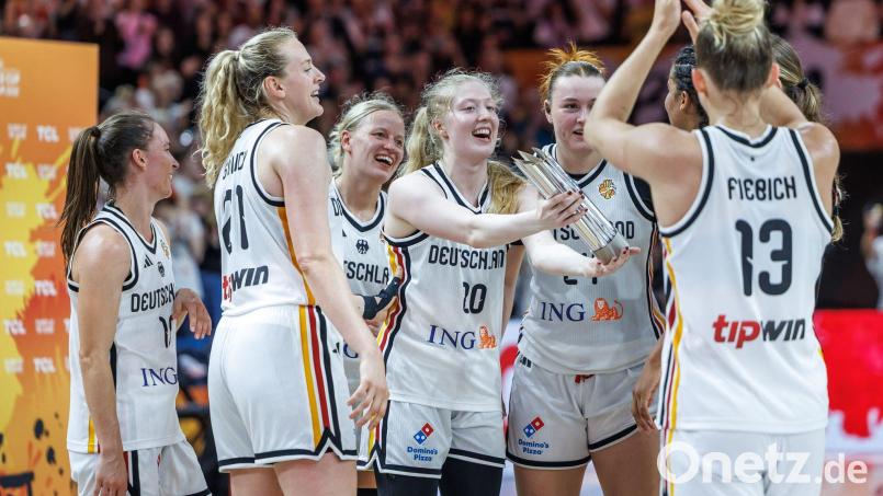 Nach dem Sieg gegen Japan wurden die Basketballerinnen von einem Feueralarm gestört. Bild: Andreas Gora/dpa