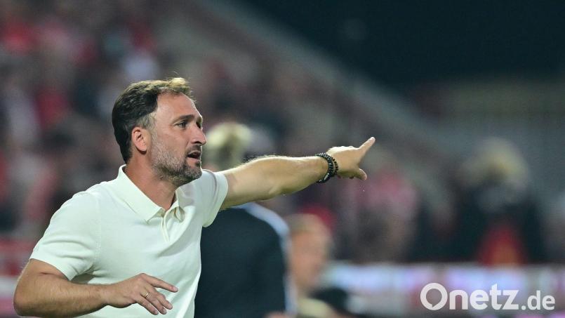Zeigt den Weg zum Bayern-Erfolg: Trainer José Barcala Bild: Sebastian Christoph Gollnow/dpa