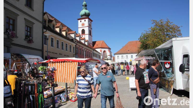 Schlendern durch den Tirschenreuther Herbstmarkt war am Sonntag angesagt. Bild: Konrad Rosner