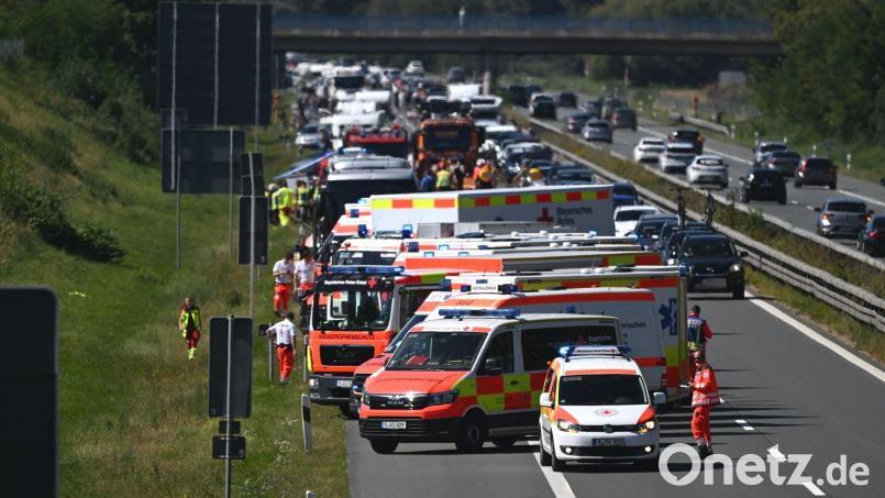 20 Menschen wurden nach Polizeiangaben verletzt. Bild: Markus Zechbauer/zema-medien.de/dpa