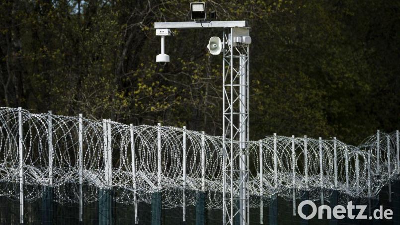 Der Zaun an der Grenze zu Russland ist 200 Kilometer lang. (Archivbild) Bild: Roni Rekomaa/Lehtikuva/dpa