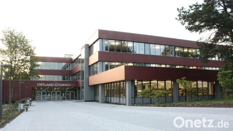 Das Stiftland-Gymnasium Tirschenreuth hat Informationen veröffentlicht, wie die ersten Schultage für die einzelnen Klassen ablaufen. Auf aufregendsten ist der Schulstart wohl für die Fünftklässler, die neu ans Gymnasium kommen. Bild: Klaus Schoefl