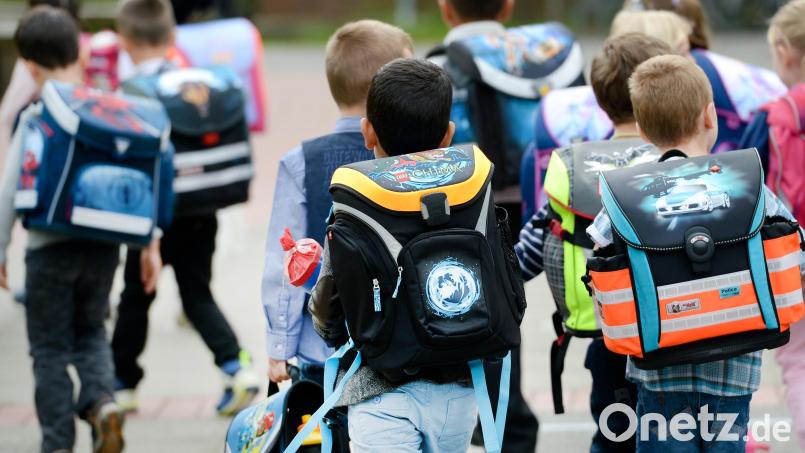 Auch an der Grundschule Waldsassen wird am 15. September ins neue Schuljahr gestartet. Symbolbild: Peter Steffen/dpa