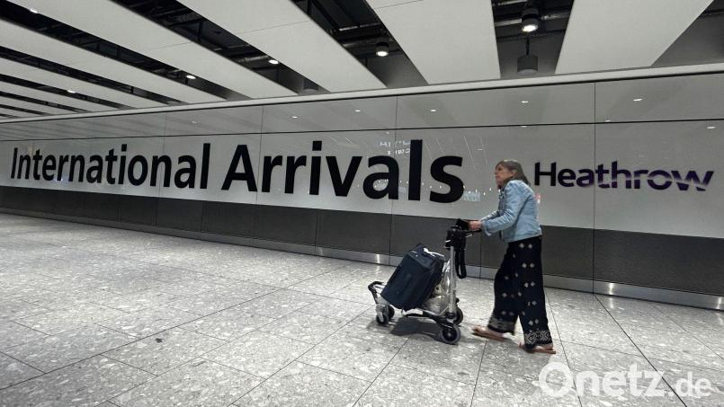 Unter anderem der Londoner Flughafen Heathrow war von einer Störung bei der Flugsicherung betroffen. (Archiv) Bild: Kirsty Wigglesworth/AP/dpa