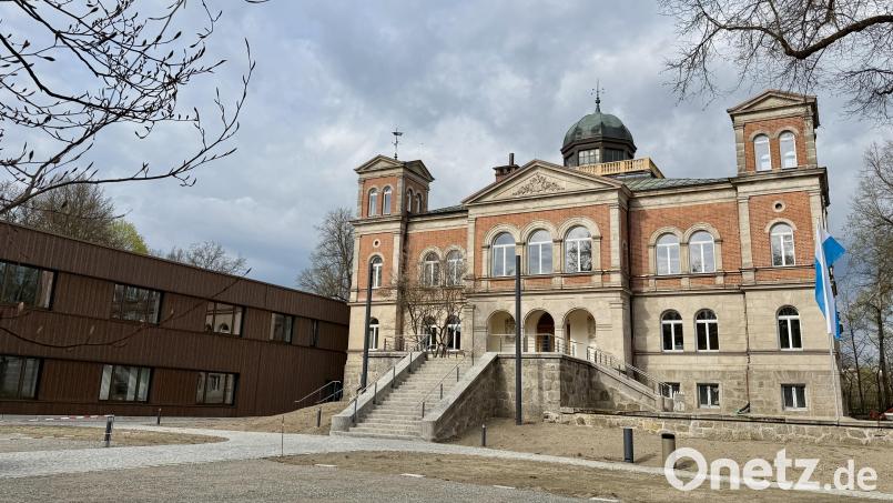 Die Stützelvilla ist ein kubusartiger, zweigeschossiger Baukörper mit vier Ecktürmen und zentraler Kuppel, erbaut in der Neurenaissance um 1887. Auch die Villa hat am Tag des offenen Denkmals geöffnet. Archivbild: Gabi Schönberger