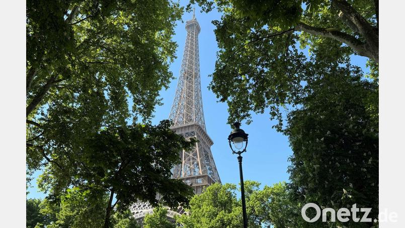 Der Eiffelturm ist nach einem Protest der Mitarbeite wieder für Besucher geöffnet. (Archivbild) Bild: Michael Evers/dpa