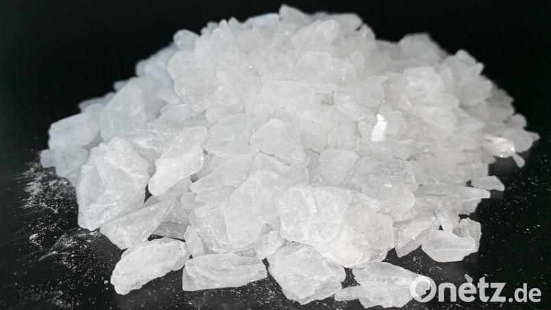 Eine 32-Jährige geriet in Bruck in eine Polizeikontrolle; Beamte fanden Methamphetamin bei ihr und später in ihrer Wohnung. Symbolbild: Zollfahndungsamt Essen