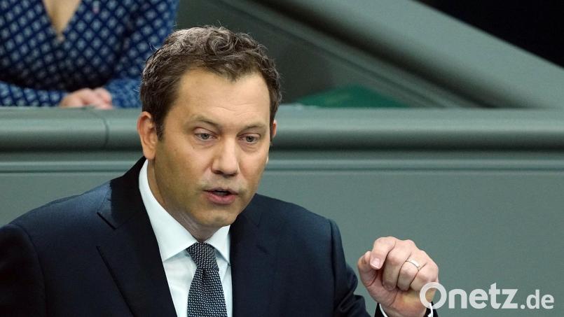 Klingbeil zieht eine rote Linie für Reformen. Bild: Kay Nietfeld/dpa