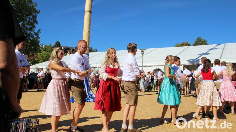 Gute Stimmung herrschte bei den Tänzen der Kirwapaare. Bild: Johann Bauer