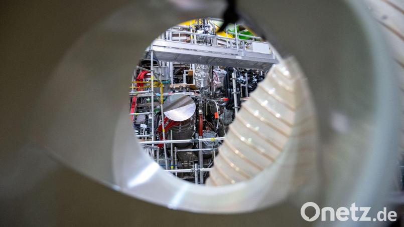 Der Forschungsreaktor „Wendelstein 7-X“ im Max-Planck-Institut für Plasmaphysik: Die Arbeit von Proxima Fusion basiert auf den Forschungsergebnissen des Instituts. (Archivbild) Bild: Stefan Sauer/dpa