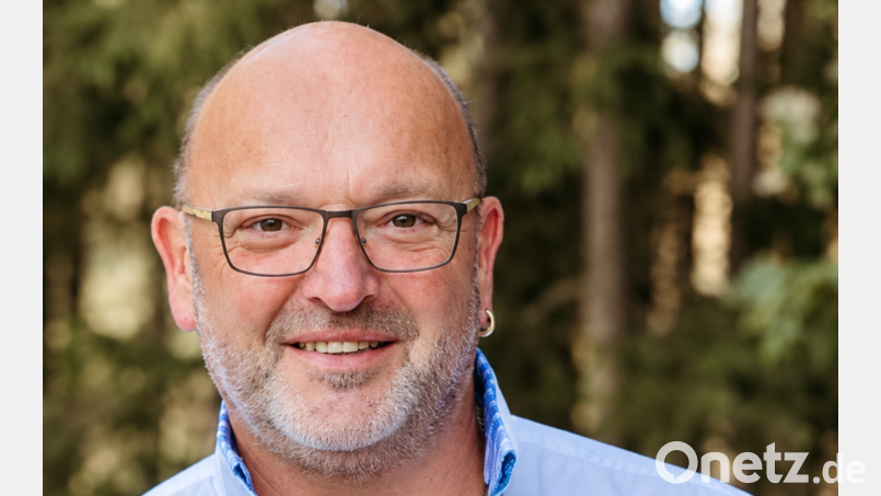 Ausgerechnet an seinem 60. Geburtstag ist der bekannte Pleysteiner Kirchenmusiker, Dirigent mehrerer Chorgemeinschaften und Arrangeur Alexander Völkl völlig unerwartet verstorben. Bild: Familie Völkl/exb
