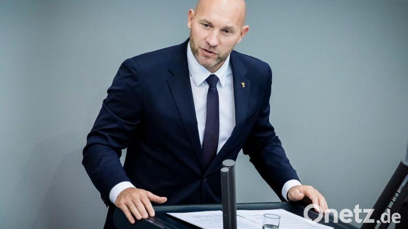 Erste Rede im Bundestag: Sport-Staatsminister Ronald Rauhe. Bild: Christoph Soeder/dpa