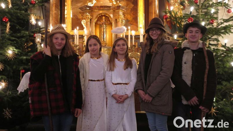 Die fünf Darsteller des diesjährigen Krippenspiels „Der stumme Hirte“ lieferten eine beeindruckende Vorstellung ab. Bild: muk