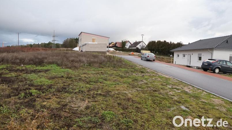 Aktuell steht der Rohbau. Damit es für den Bauherrn weitergehen kann ist nicht nur der Rückbau sondern auch eine Änderung des Bebauungsplans notwendig. Bild: nib