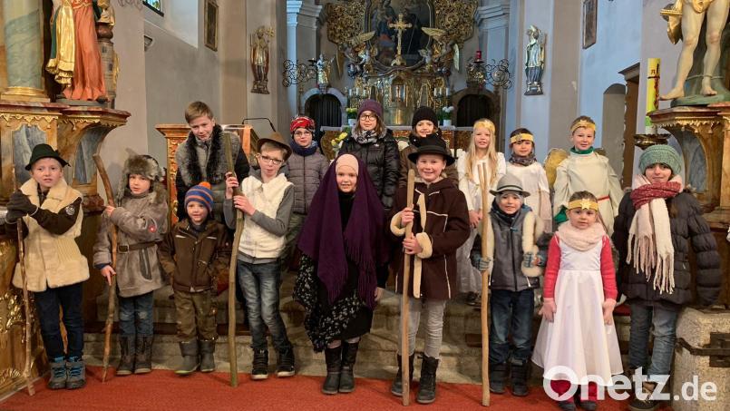 Die Kinder sind voller Vorfreude auf das Krippenspiel am Heiligen Abend in der Leonberger Pfarrkirche. Bild: exb