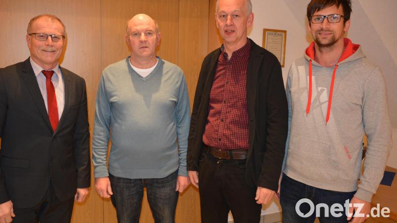 Bürgermeister Max Bindl mit dem Behindertenbeauftragten Richard Eckstein, dem Seniorenbeauftragten Konrad Härtl und dem Jugendbeauftragten Wolfgang Pötzl (von links). Bild: jr