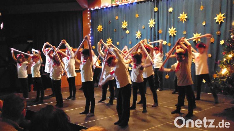 Ein kurzweiliges Programm ist bei der Weihnachtsfeier der Grundschule Waldsassen geboten. Bild: exb