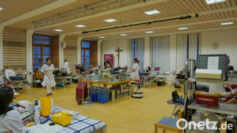 Schauplatz der regelmäßigen Blutspende-Termine ist der Pfarrsaal. Bild: exb