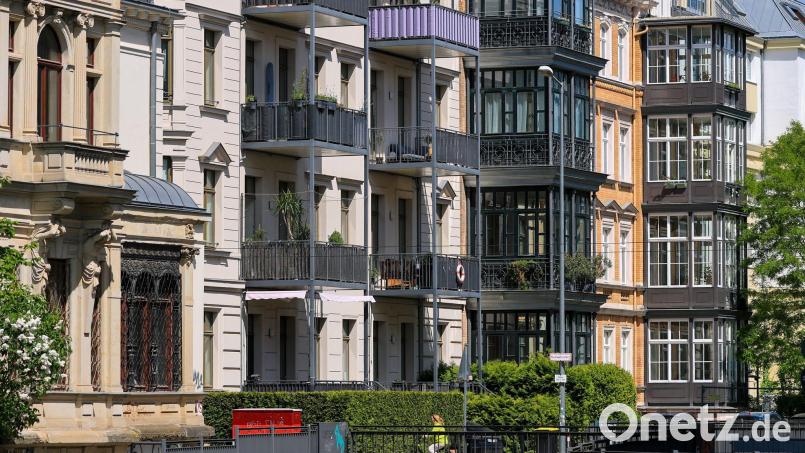 Auch in Deutschland werden viele Wohnung über Plattformen wie etwa Airbnb kurzzeitig vermietet. (Symbolbild) Bild: Jan Woitas/dpa