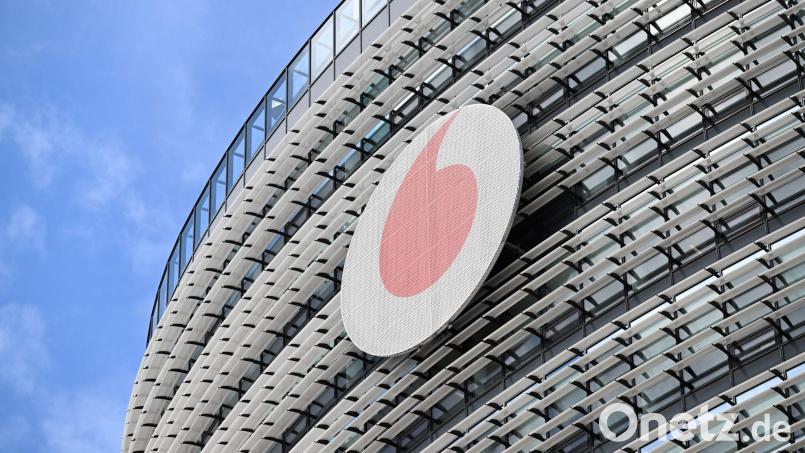 Vor deutschen Gerichten gibt es mehrere Klagen gegen den Telekommunikationsanbieter Vodafone im Zusammenhang mit einseitigen Vertragsänderungen. (Archivbild) Bild: Federico Gambarini/dpa