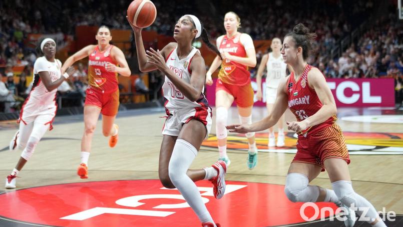 Angel Reese und die US-Basketballerinnen hatten im WM-Viertelfinale keine Mühe. Bild: Ebrahim Noroozi/AP/dpa