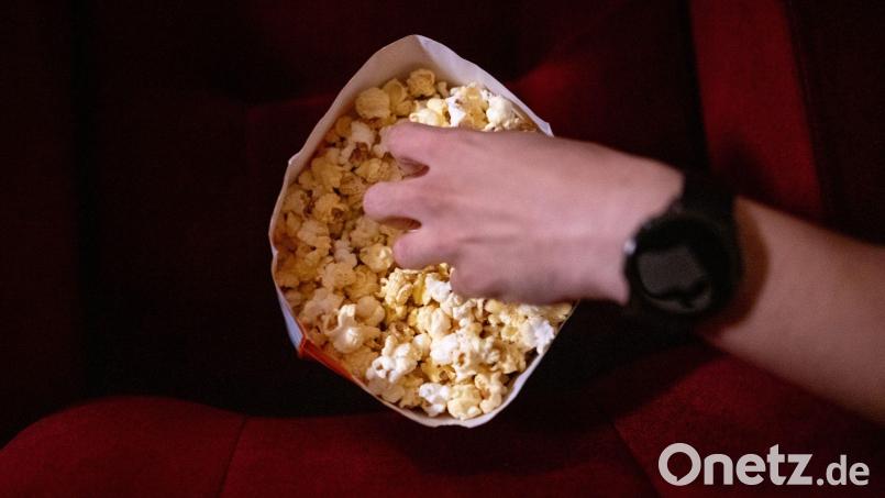 Am Wochenende bieten viele Kinos vergünstigte Vorstellungen an. (Symbolbild) Bild: Sebastian Gollnow/dpa