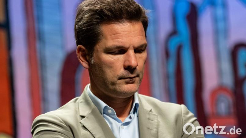 Der Berliner SPD-Spitzenkandidat muss mit schlechten Umfragewerten und Ermittlungen gegen ihn umgehen. Bild: Fabian Sommer/dpa