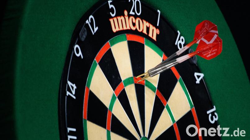 Bei einem Dartspiel in Weiden hat ein 45-Jähriger einen 41-Jährigen geschlagen. Verletzt wurde auch ein 34-Jähriger, der schlichten wollte. Symbolbild: Gregor Fischer