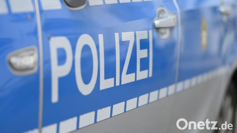 Der Busfahrer bremste stark ab und verhinderte so einen Zusammenstoß.(Symbolbild) Bild: Malin Wunderlich/dpa