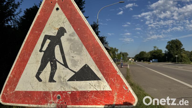 Ab Montag beginnen Bauarbeiten an der B 85 in Wackersdorf. Symbolbild: Heike Unger