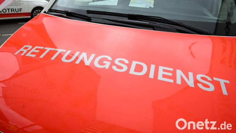 Ein 70-jähriger Autofahrer wurde nach einem Unfall ins Krankenhaus gebracht und starb dort am Sonntagabend. (Symbolbild) Bild: Bernd Weißbrod/dpa