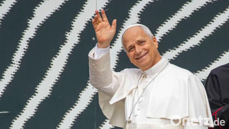 Papst Leo XIV. wurde am Montag 71 Jahre alt. Bild: Andrew Medichini/AP/dpa