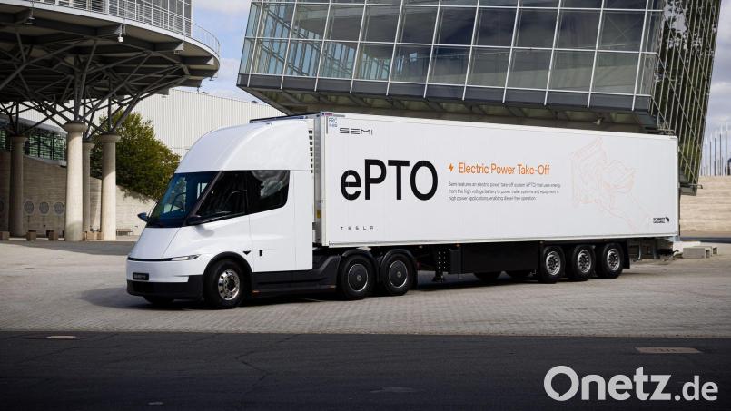Der E-Lastwagen von Tesla soll ab 2027 auch auf europäischen Straßen unterwegs sein. Bild: Moritz Frankenberg/dpa