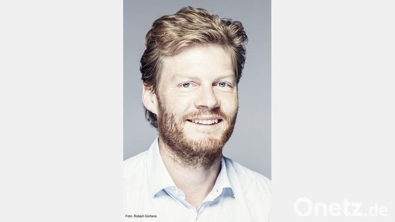 Christian Felber, ist Buchautor, Hochschullehrer und freier Tänzer in Wien. Das Gründungsmitglied von Attac Österreich will als Initiator des Konzepts der Gemeinwohl-Ökonomie unser Wirtschaften neu ausrichten. Felber versteht sich als Theoretiker und Aktivist in einem und hat mehrere Bestseller geschrieben. Sein Buch „Gemeinwohl-Ökonomie“ schaffte es 2021 auf die „Spiegel“-Bestsellerliste. Informationen zu seinem Denkmodell gibt es unter anderem auf germany.econgood.org. Bild: Robert Gortana