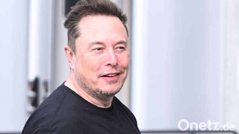 Elon Musk warf Apple und OpenAI unfairen Wettbewerb vor. (Archivbild) Bild: Sebastian Gollnow/dpa
