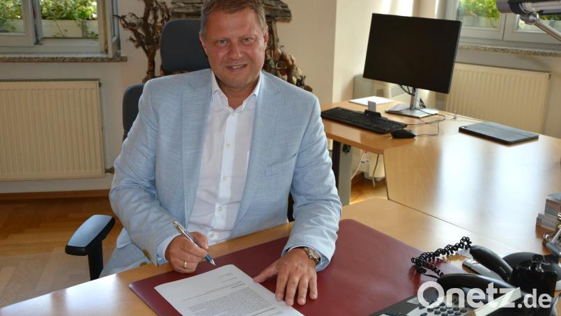 Am Mittwoch, 16. September, feiert Stefan Grillmeier seinen 50. Geburtstag. Seit 1. Mai 2020 ist er Bürgermeister seiner Heimatstadt Mitterteich. Bild: Josef Rosner