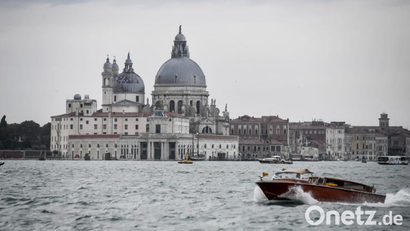 In der Lagune von Venedig sind viele Wassertaxis unterwegs. (Archivbild) Bild: Claudio Furlan/LaPresse via ZUMA Press/dpa