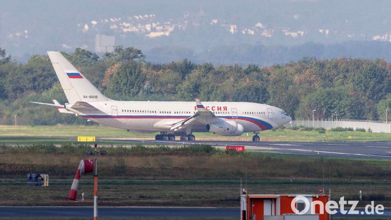 In Russland registrierte Flugzeuge dürfen wegen der Sanktionen im Kontext des Ukraine-Kriegs eigentlich nicht mehr in EU-Staaten fliegen. Bild: Jan Ohmen/dpa