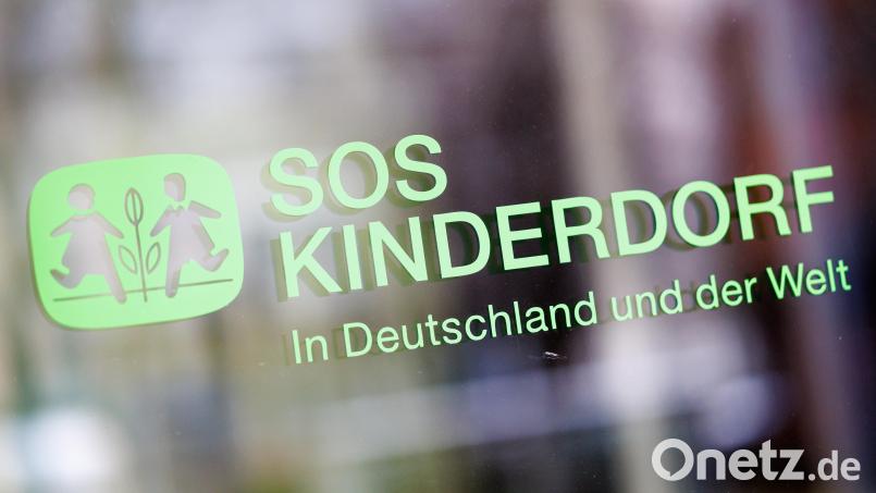 Das SOS-Kinderdorf Oberpfalz sucht neue ehrenamtliche Familienpaten. Symbolbild: Matthias Balk/dpa