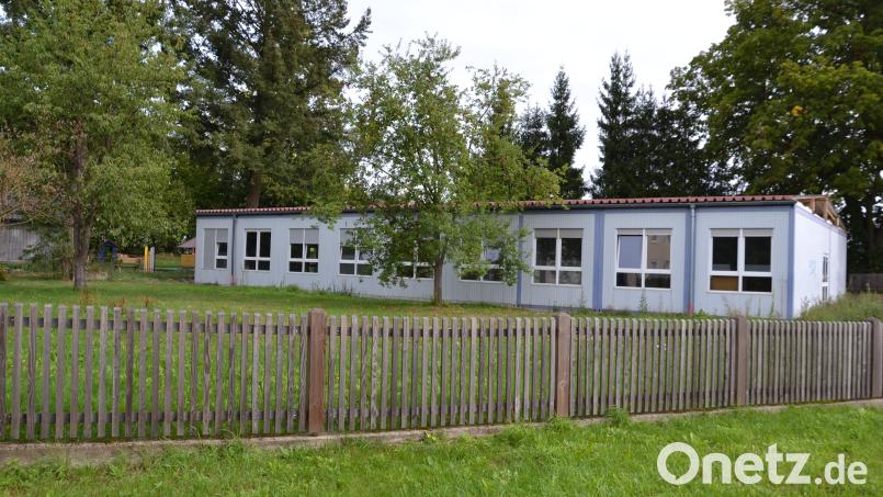 Das gemeindliche Einvernehmen wurde auch zum Neubau eines modularen Ausweichquartiers für die Dauer der Um- und Anbaumaßnahme des Kindergartens St. Anna Moosbach erteilt. Bild: Peter Garreiss