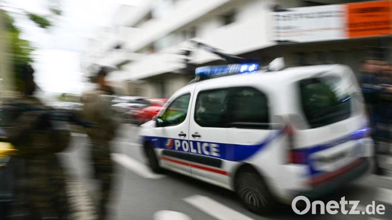 Die Fahrt des Neunjährigen mit einem Geländewagen durch Marseille hätte ein schlimmes Ende nehmen können, meint die Polizei. (Symbolbild) Bild: Loic Venance/AFP/dpa