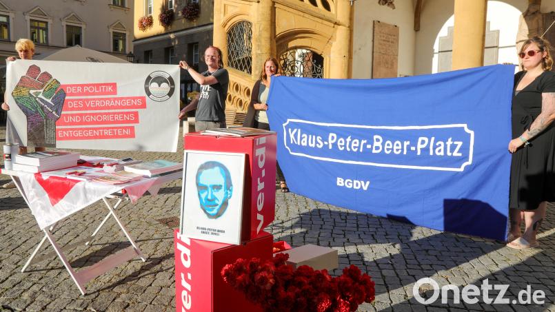 Jährlich findet am Todestag von Klaus-Peter Beer eine Mahnwache in Amberg statt. Archivbild: Wolfgang Steinbacher