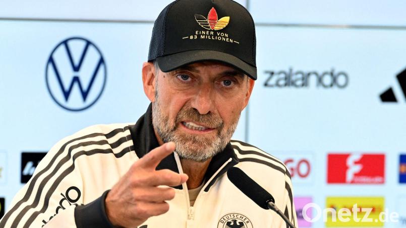 Bundestrainer Jürgen Klopp erklärt, wie er den deutschen Fußball wieder erfolgreich machen will. Bild: Boris Roessler/dpa