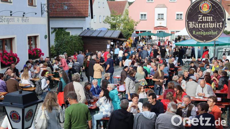 Der Marktsonntag in Rieden ist ein Publikumsmagnet. Unser Archivbild von vor drei Jahren beweist es. Archivbild: Michael Rabenhofer