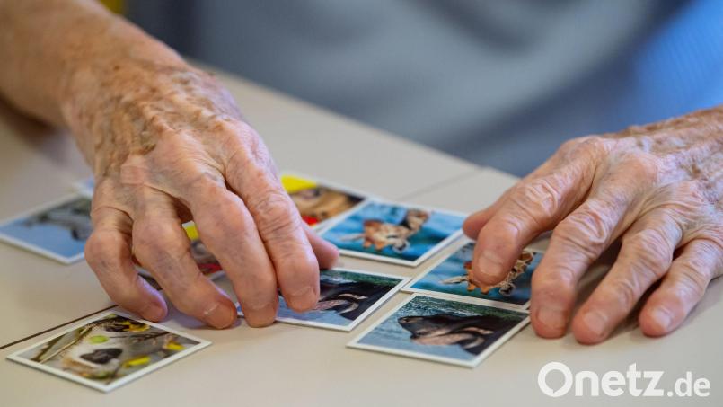 Die Zahl der Demenz-Patienten in Bayern steigt. Grund ist de demografische Wandel. (Symbolbild) Bild: Sven Hoppe/dpa