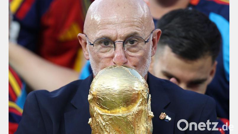 Spaniens Trainer Luis de la Fuente setzt auf bewährte Kräfte. (Archivbild) Bild: Li Ming/XinHua/dpa