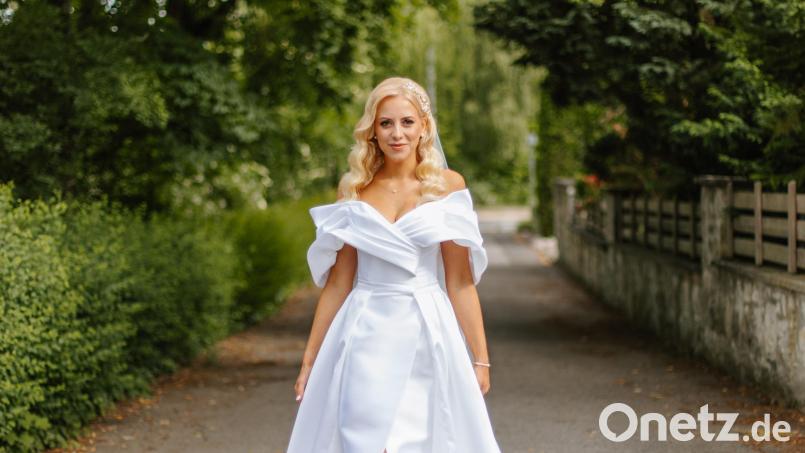 An ihrer Hochzeit trug Melissa Wittich das Brautkleid aus dem Amberger Geschäft. Bild: Samycreative