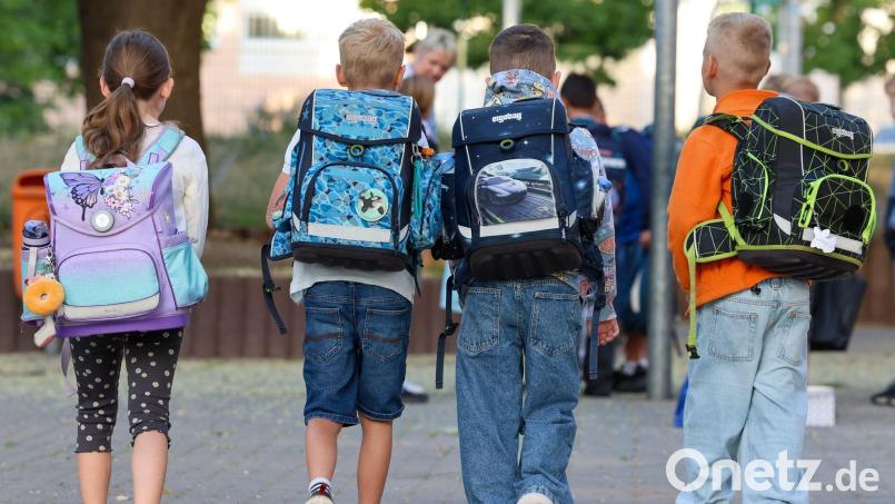 Nach jahrelangem Anstieg geht die Zahl der Schülerinnen und Schüler in Deutschland ab 2029 zurück. (Symbolbild) Bild: Peter Gercke/dpa